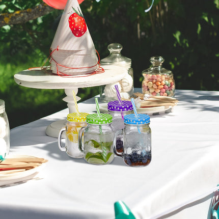 10 bunte Trinkgläser mit Deckeln