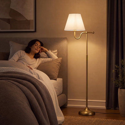 Vloerlamp van 158 cm met stoffen kap en voetschakelaar