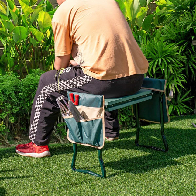 2 in 1 Kniebank für die Gartenarbeit mit 2 Werkzeugtaschen faltbar 58 x 27,5 x 50 cm grün