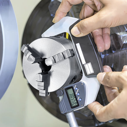 3-Jaw Lathe Chuck, 6-Inch Self-Centering, Reversible Jaws
