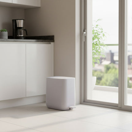 7-Liter-Abfalleimer aus Kunststoff mit Pedal – Deckel mit Soft-Close-Funktion