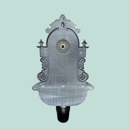 Antiker grauer Wandbrunnen, Aluminiumguss, XL