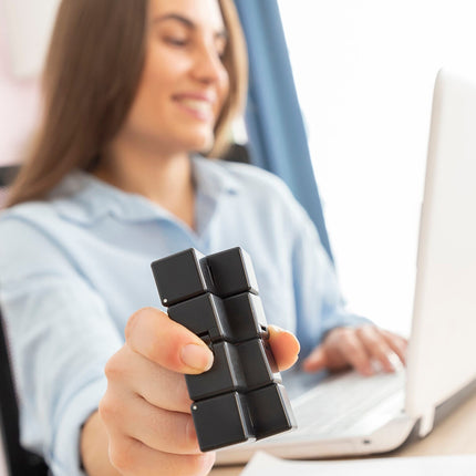 Antistresová nekonečná kostka Kubraniac InnovaGoods