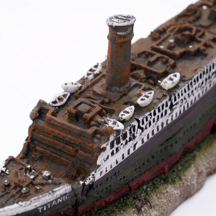 Aquarium Titanic Shipwreck Ornament, Non-Toxic Resin