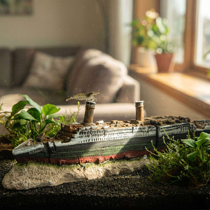 Aquarium Titanic Shipwreck Ornament, Non-Toxic Resin