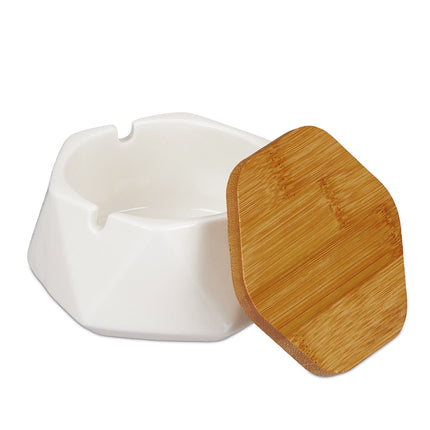 Ashtray with lid