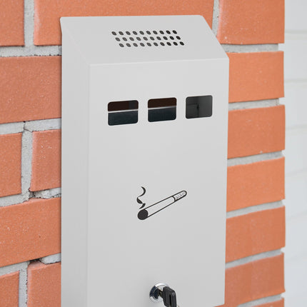 Aschenbecher mit weißer Wand