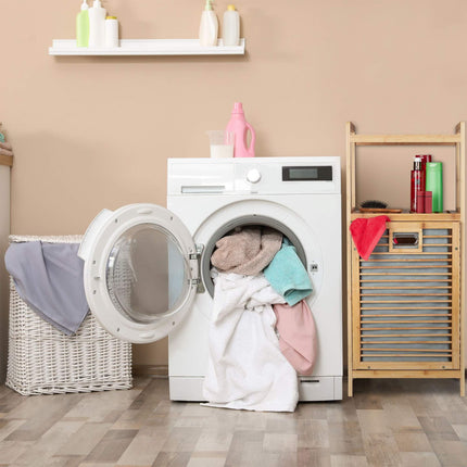 Étagère de salle de bain en bambou avec panier à linge