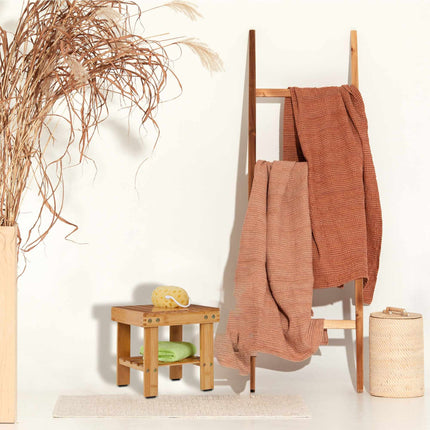 Tabouret de salle de bain en bambou avec étagère supplémentaire