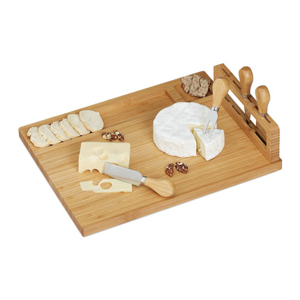 Plateau à fromage en bambou avec couverts