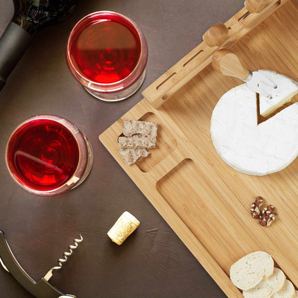 Plateau à fromage en bambou avec couverts