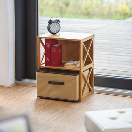 Étagère en bambou avec panier