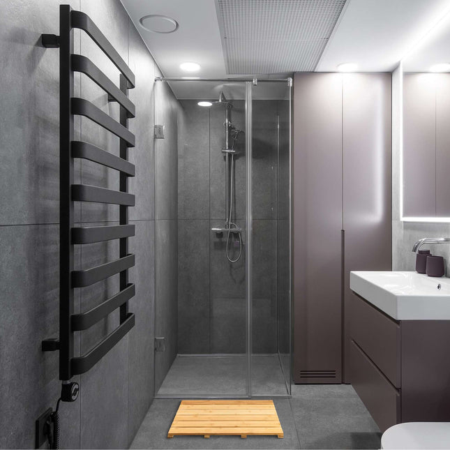 Bath mat in natural bamboo