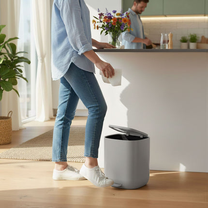 Bathroom Bin 5L, Soft-Close, Foot Pedal