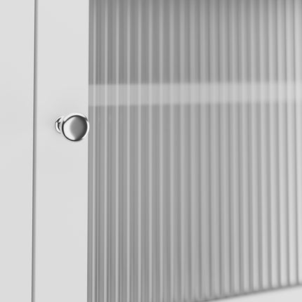 Badezimmerschrank mit verstellbaren Einlegeböden