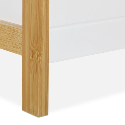 Bathroom shelf with 3 baskets