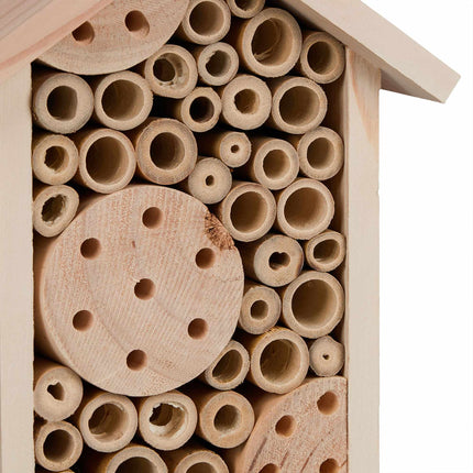 Bienenhotel mit Bambusröhren