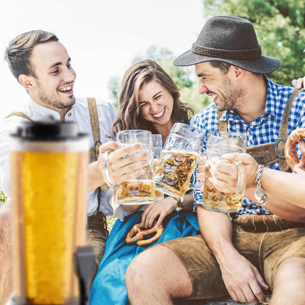 Biersäule mit 20 Bierkrügen