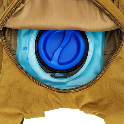 Béžový batoh, velký objem, odolná látka