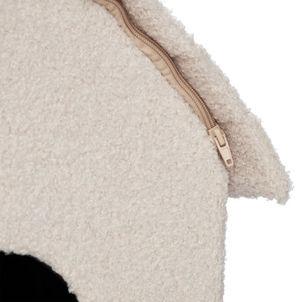 Niche à chat beige avec surface à gratter