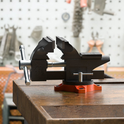 Bench Vise, 4.5 in Jaws, 240 Swivel Base, Anvil