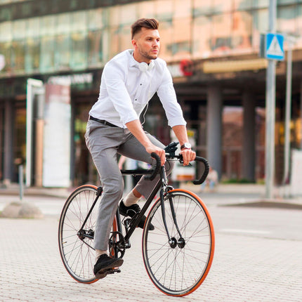 Bicycle/e-scooter holder with built-in power bank