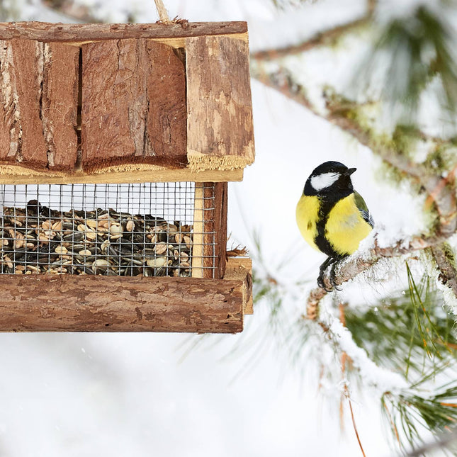 Mangeoire à oiseaux avec écorce