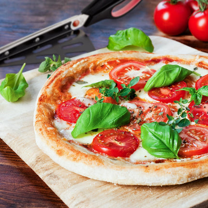 Coupe-pizza noir et rouge avec dispositif de levage