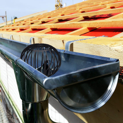 Blade stop for downpipe protection in a set of 4
