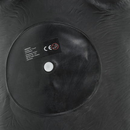 Chien animal rebondissant noir