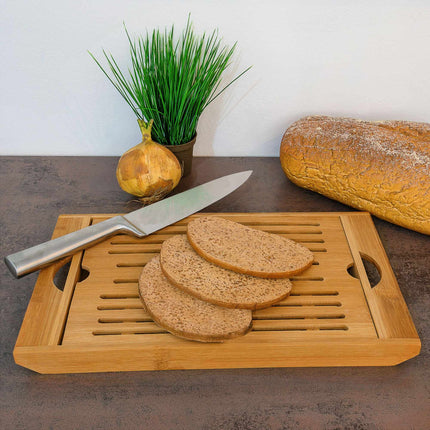 Brotschneidebrett mit Auffangbehälter