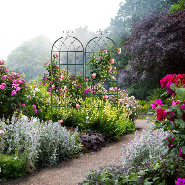 Cast iron bird bath for the wall