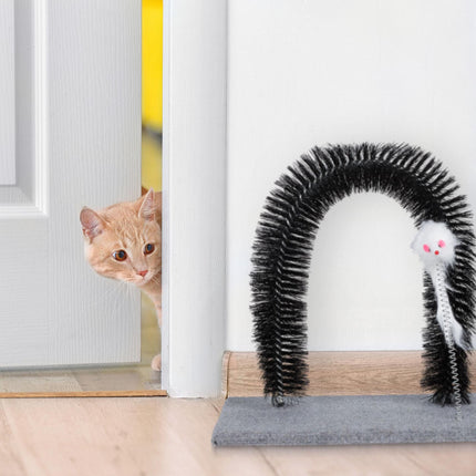 Katzenbürstenbogen mit Spielzeugmaus