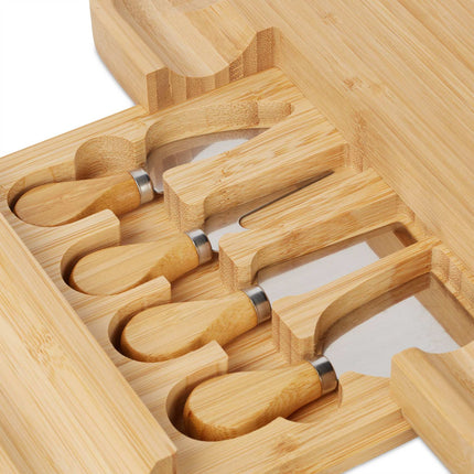 Käsetablett aus Bambus mit 4-teiligem Besteckset