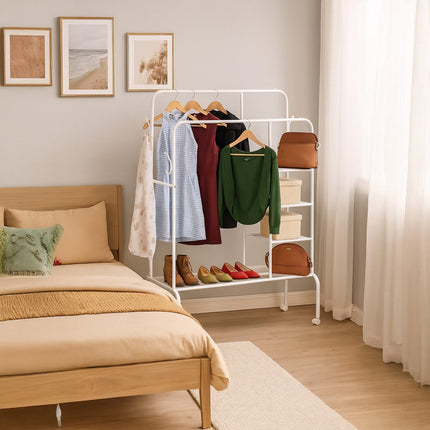 Rollgarderobe mit doppelten Kleiderstangen und Ablagen