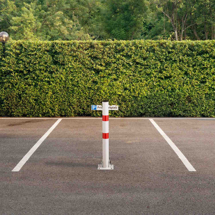 Collapsible barrier post