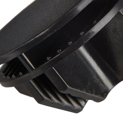 Connections for screwless shelf system