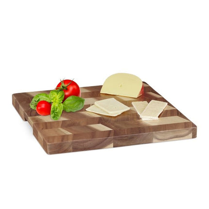 Cutting board in acacia wood