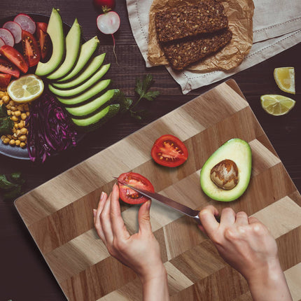 Cutting board in acacia wood