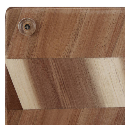 Cutting board in acacia wood