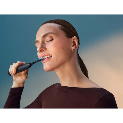 Elektrický zubní kartáček Sonicare DiamondClean, odstranění plaku