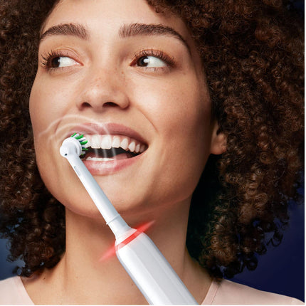 Brosse à dents électrique Pro3 White + recharge supplémentaire