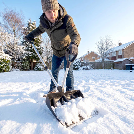 Ergonomic Snow Shovel with 45 cm Wide Plastic Blade
