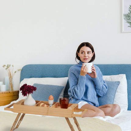 Extendable bath shelf with feet