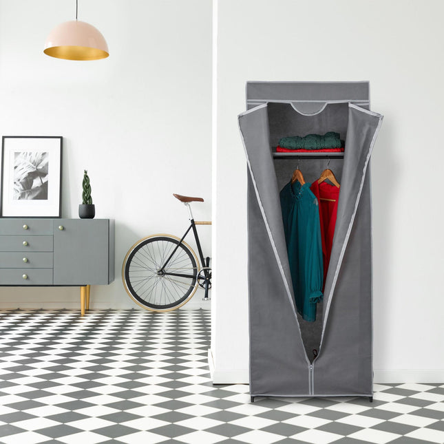 Stoffgarderobe mit Kleiderstange
