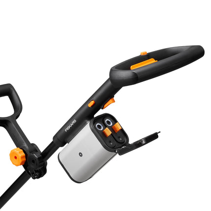Fiskars Electric Snow Shovel 30 cm with 2 x 12V Batteries, Brushless, 6 m Throw