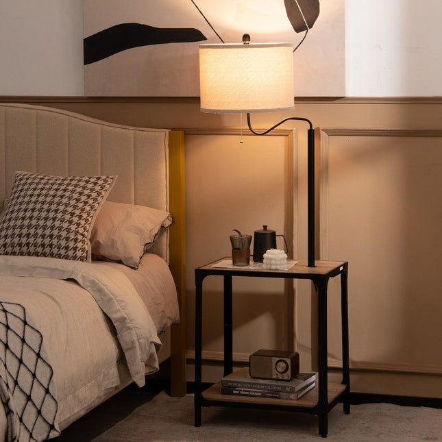Stehlampe mit Beistelltisch, USB-Anschlüssen, 360° drehbarem Arm
