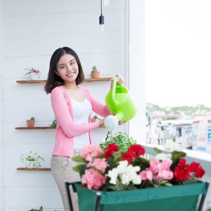 Flower box on legs foldable