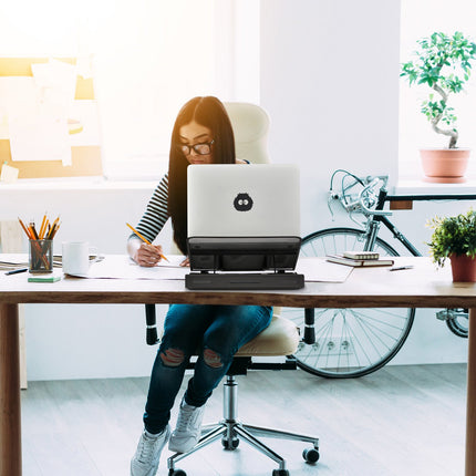 Foldable laptop stand