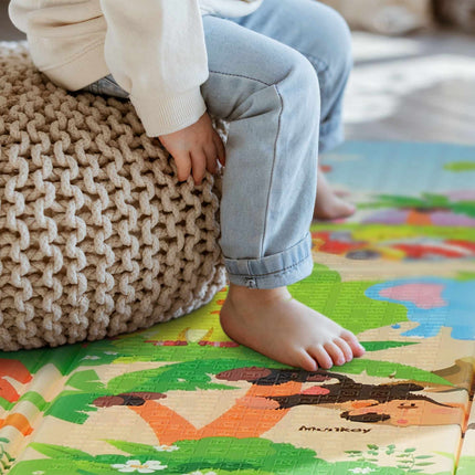 Foldable play mat safari motif